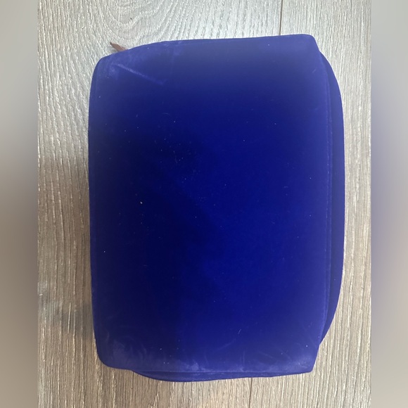 Augustinus Bader Skincare Set with Blue Velvet Pouch - Picture 4 of 4